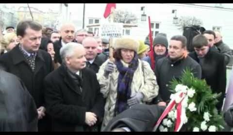 Msza św. i złożenie wieńca pod Pałacem Prezydenckim – 10.12.2012