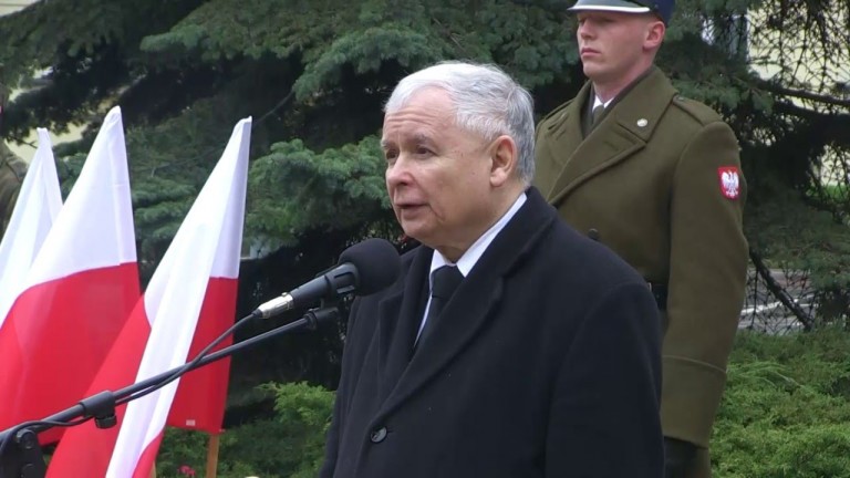Odsłonięcie tablicy poświęconej śp. Prezydentowi L. Kaczyńskiemu