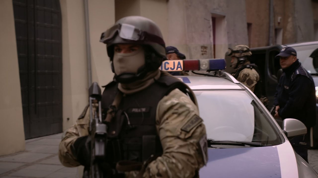 Ktoś zaczął strzelać