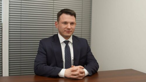 „Postawię Morawieckiemu pomnik. To nie żart – już szukam wykonawcy!”