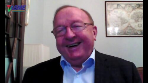 W co się mają drapować sprzedawczykowie, jak nie w kostium „suwerenności”?