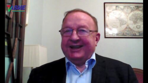 Jak się po łacinie nazywa człowiek zaufany?