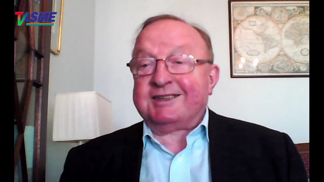 W Korei Północnej fryzury odgórnie się ustala, a w Unii Europejskiej – krzywiznę bananów!