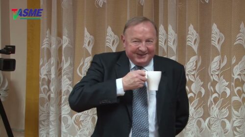 W jakim celu Nasi Umiłowani Przywódcy chcą nas wkręcić w maszynkę do mięsa?